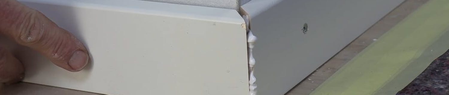 Rädda småmissar med akrylfog Rädda småmissar med akrylfog